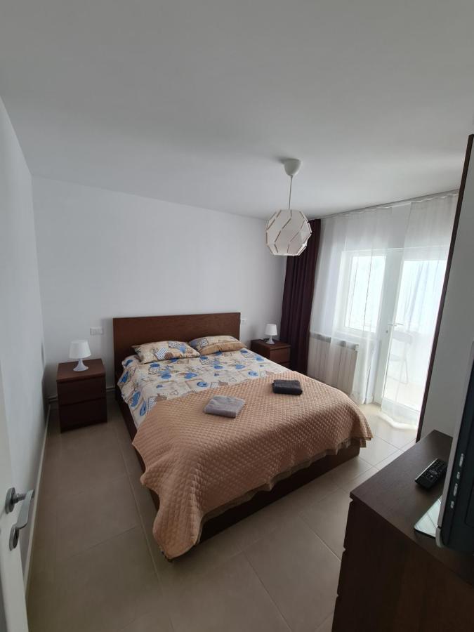 Simplicity Tulcea